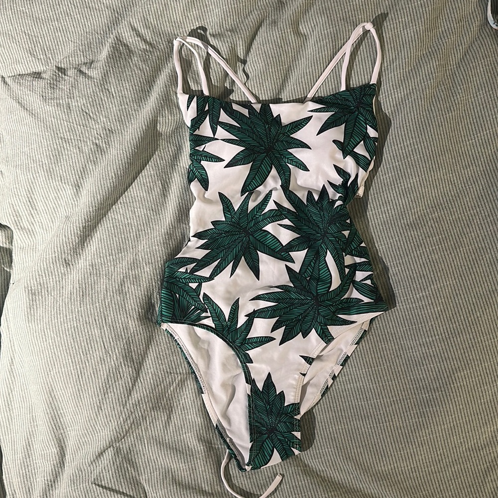 One piece palm tree design graphic swimsuit low back